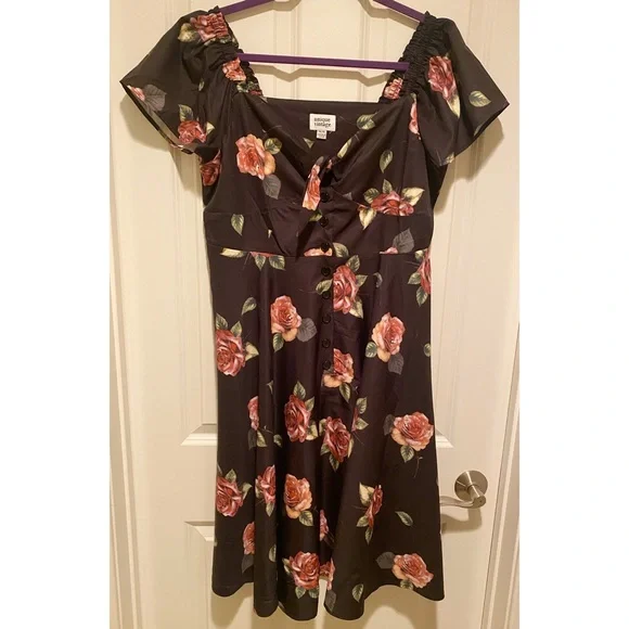 Unique Vintage Black & Pink Floral Ellias Swing Dress - Picture 4 of 10